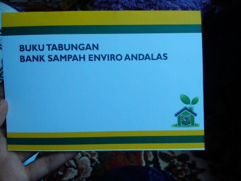 Gambar 3 Buku Tabungan Bank Sampah